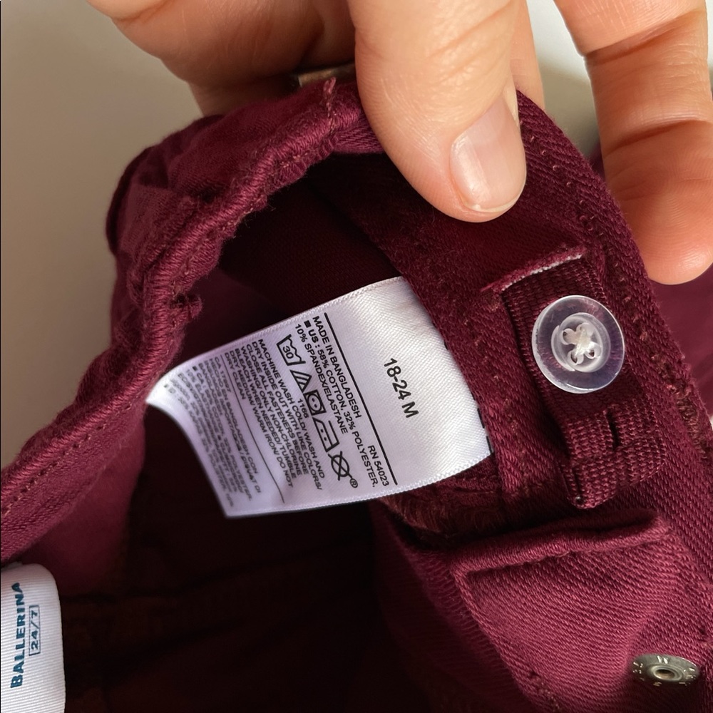 Old Navy Jeans - Picture 4 of 5